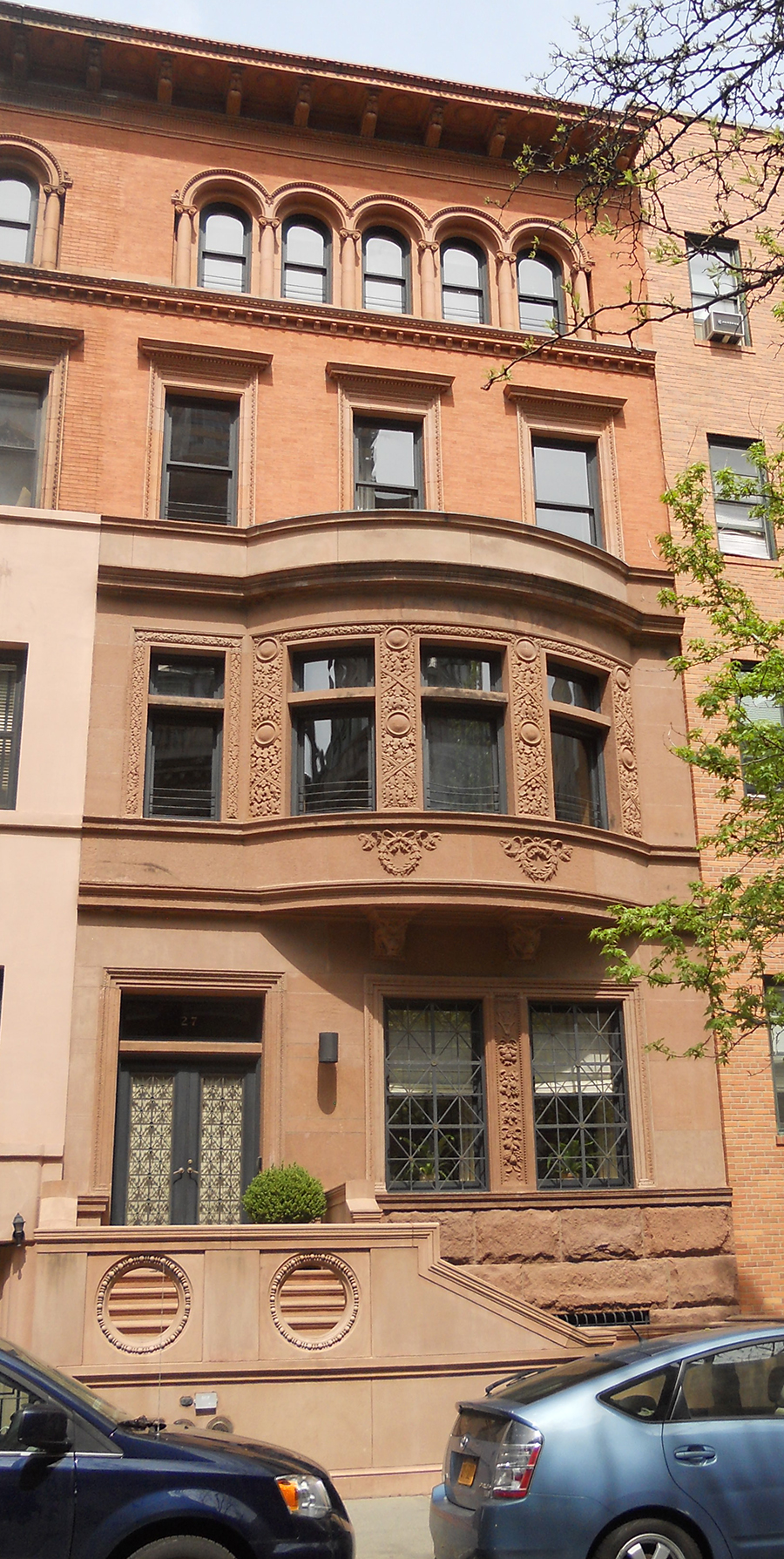 27 West 74th Street