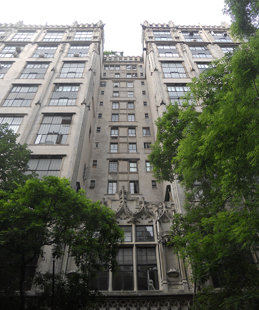 1 West 67th Street: Hotel Des Artistes