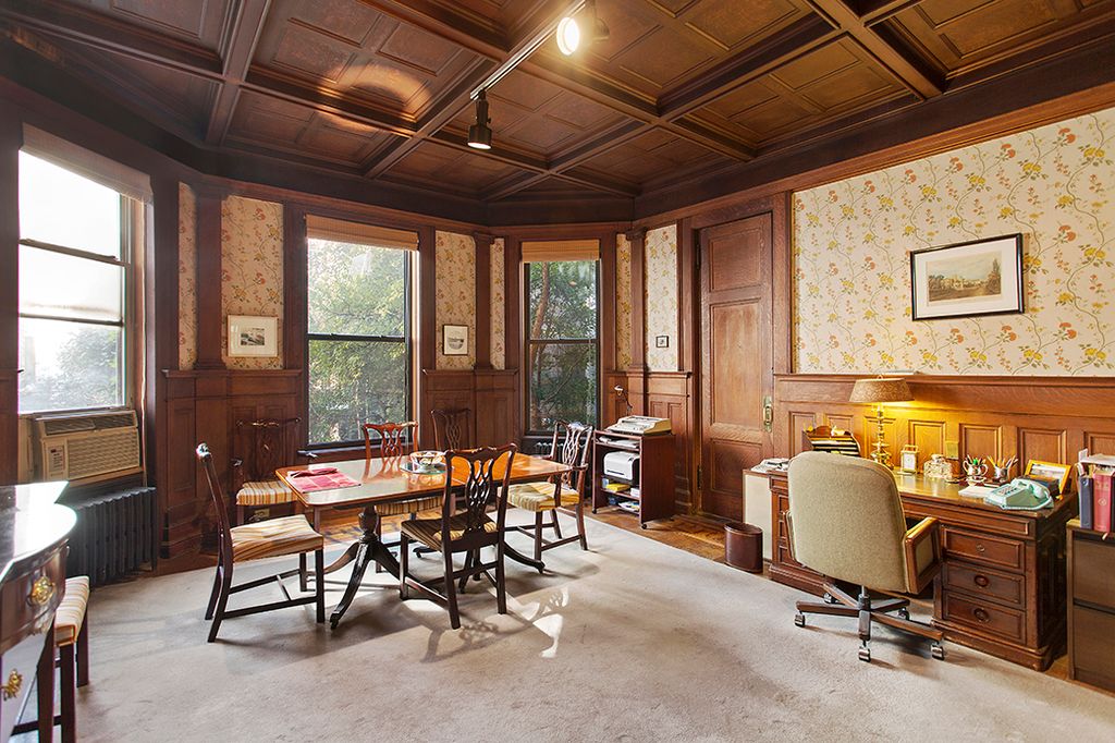 LW! and Vandenberg Host Tour of Historic Clarence True Interior