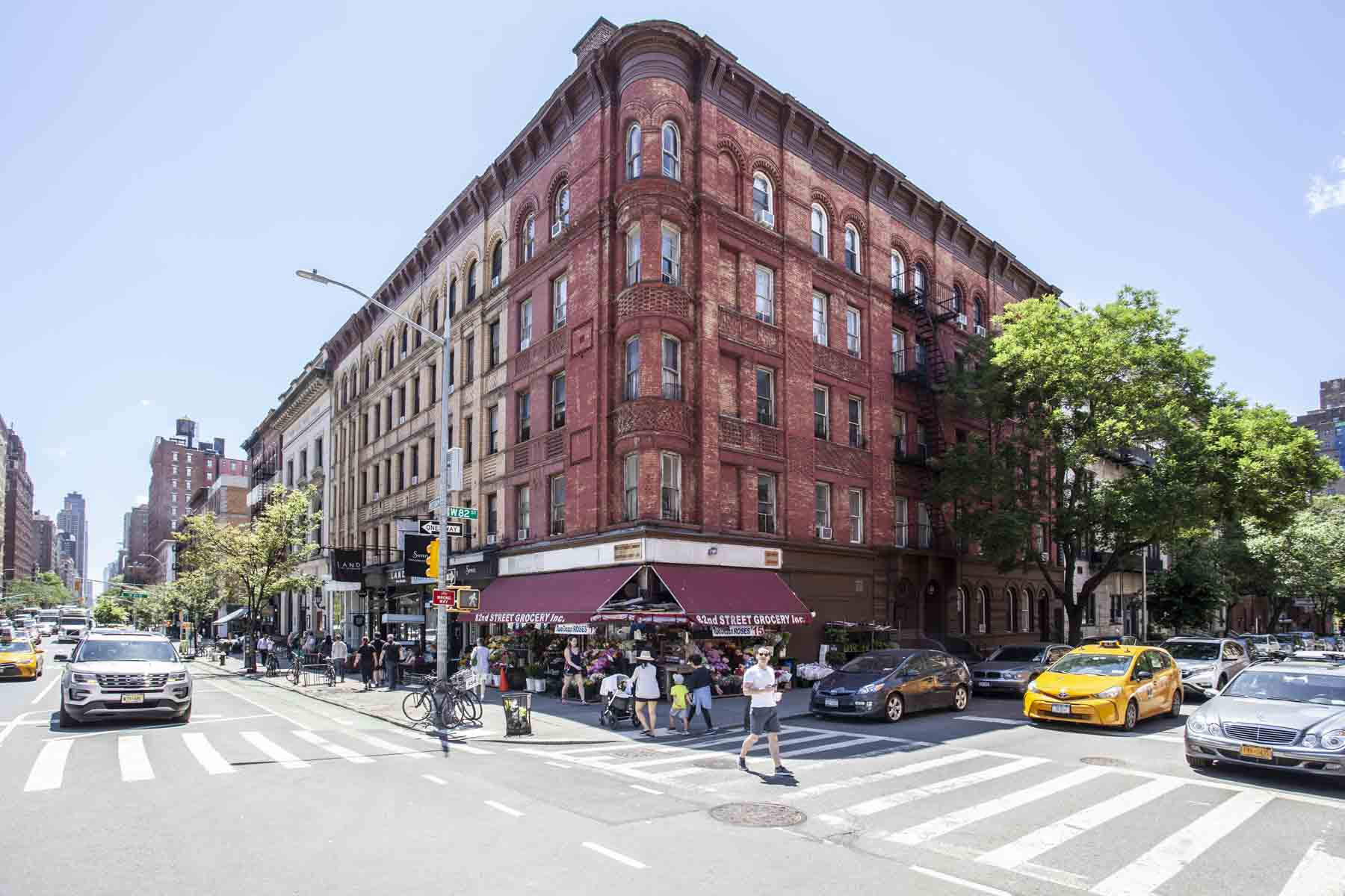 454 Amsterdam Avenue, AKA 200 West 82nd Street