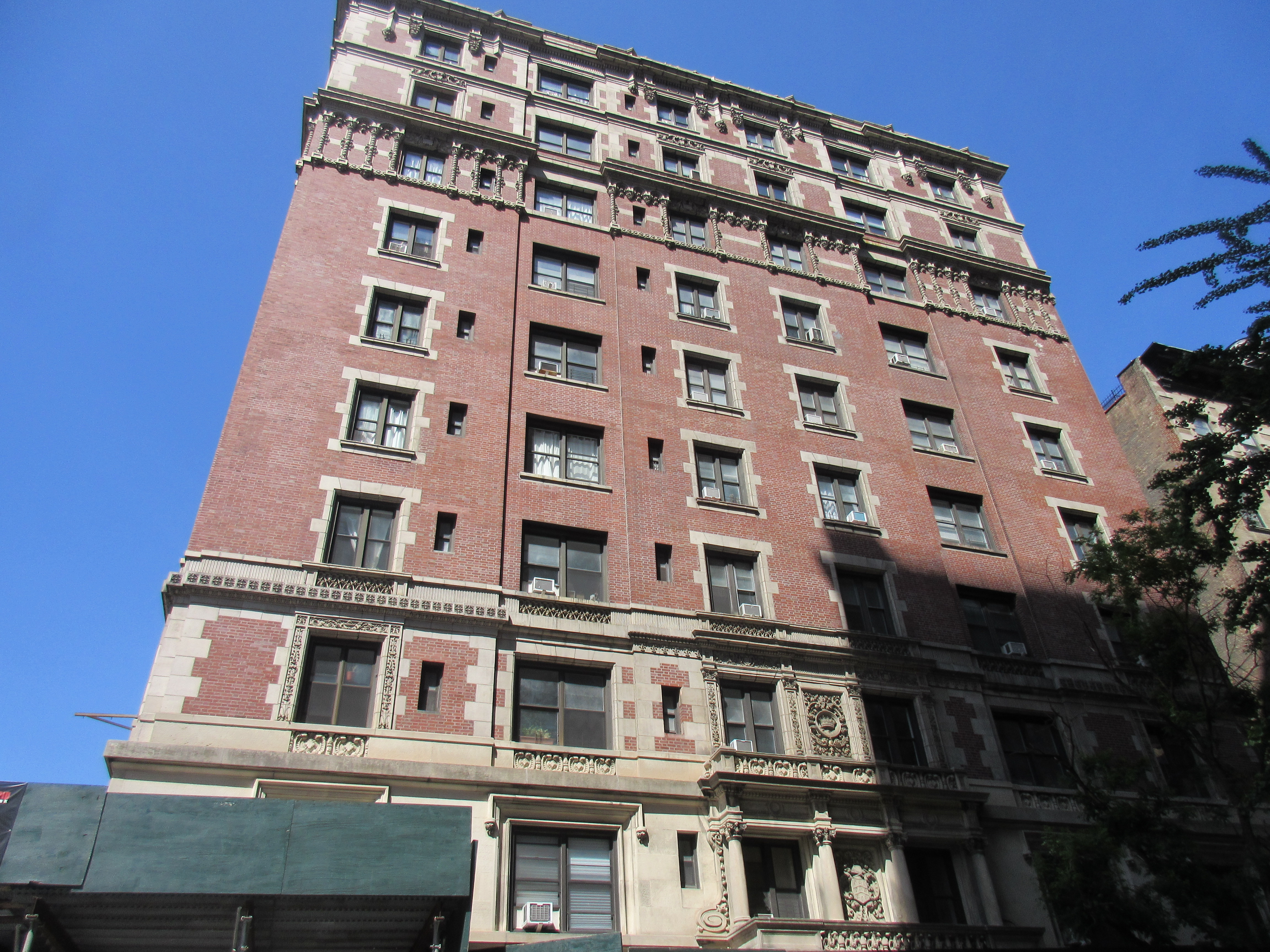 2660 Broadway (aka 215 West 101st Street)