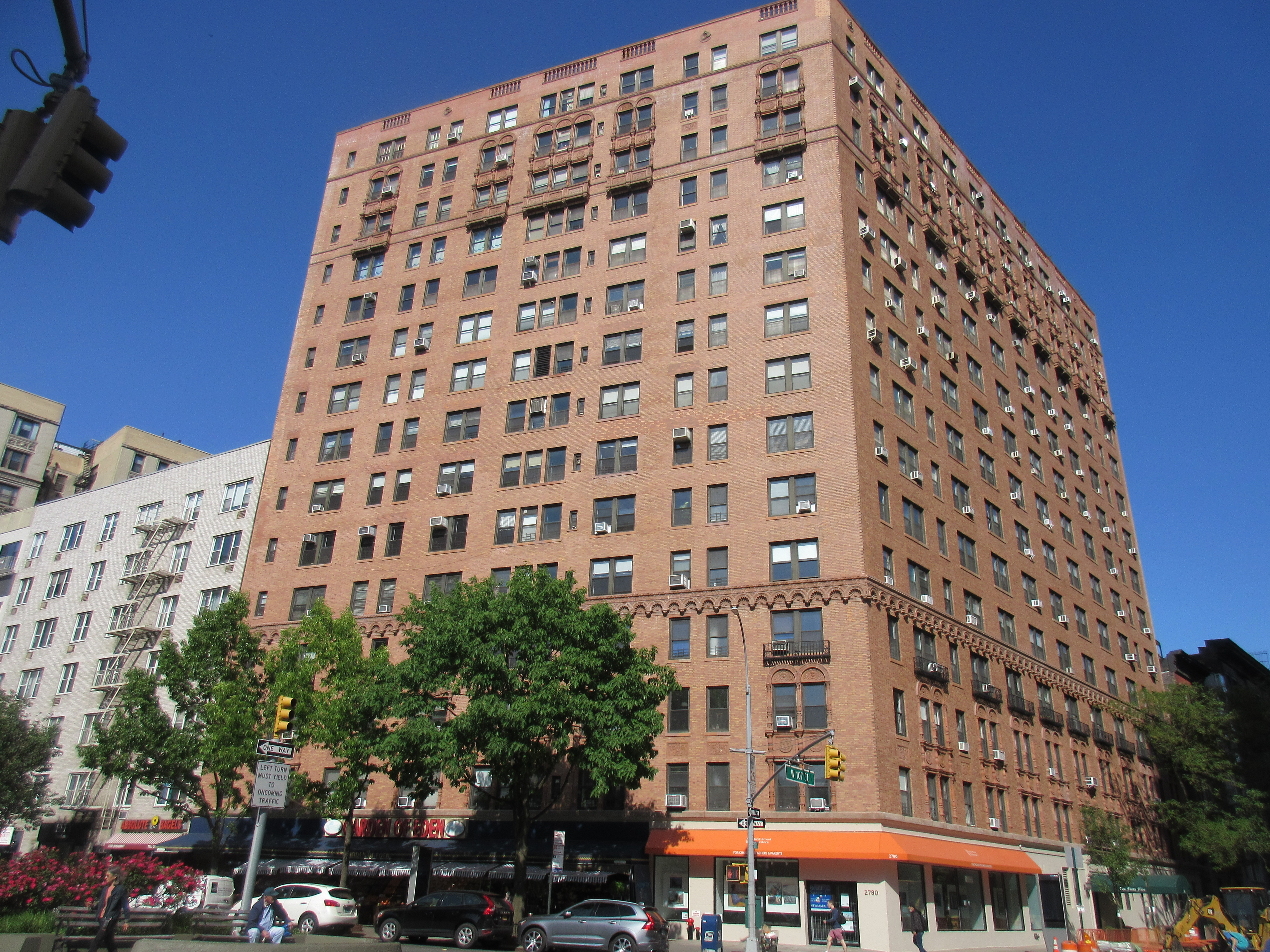 2780 Broadway aka 245-249 West 107th Street