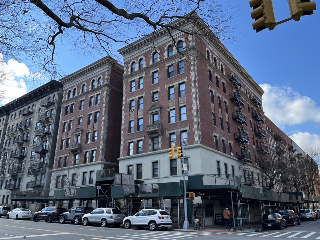 482-485 Central Park West (2 West 109th Street)