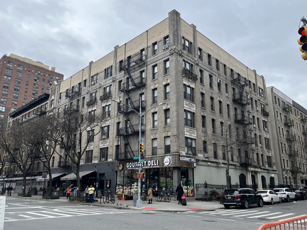 982 Amsterdam Avenue (200 West 109th Street)