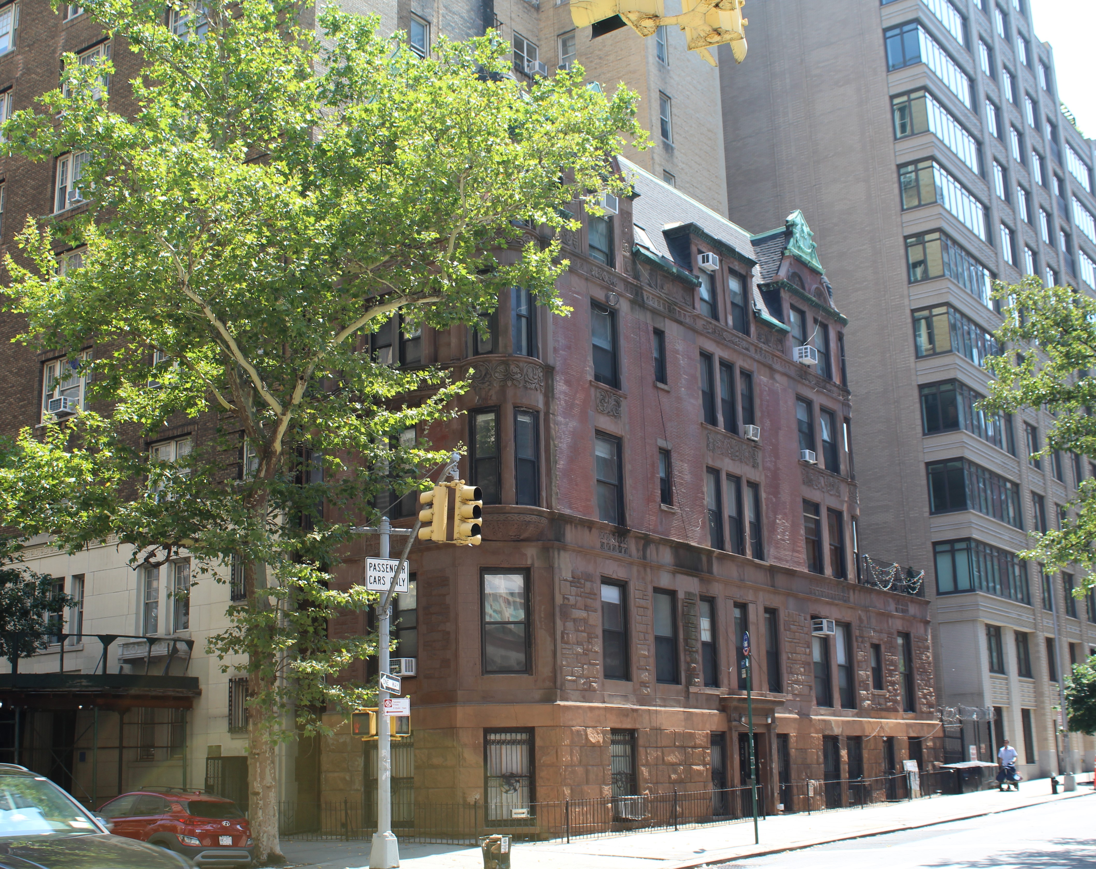 560 West End Avenue, AKA 277 West 87th Street