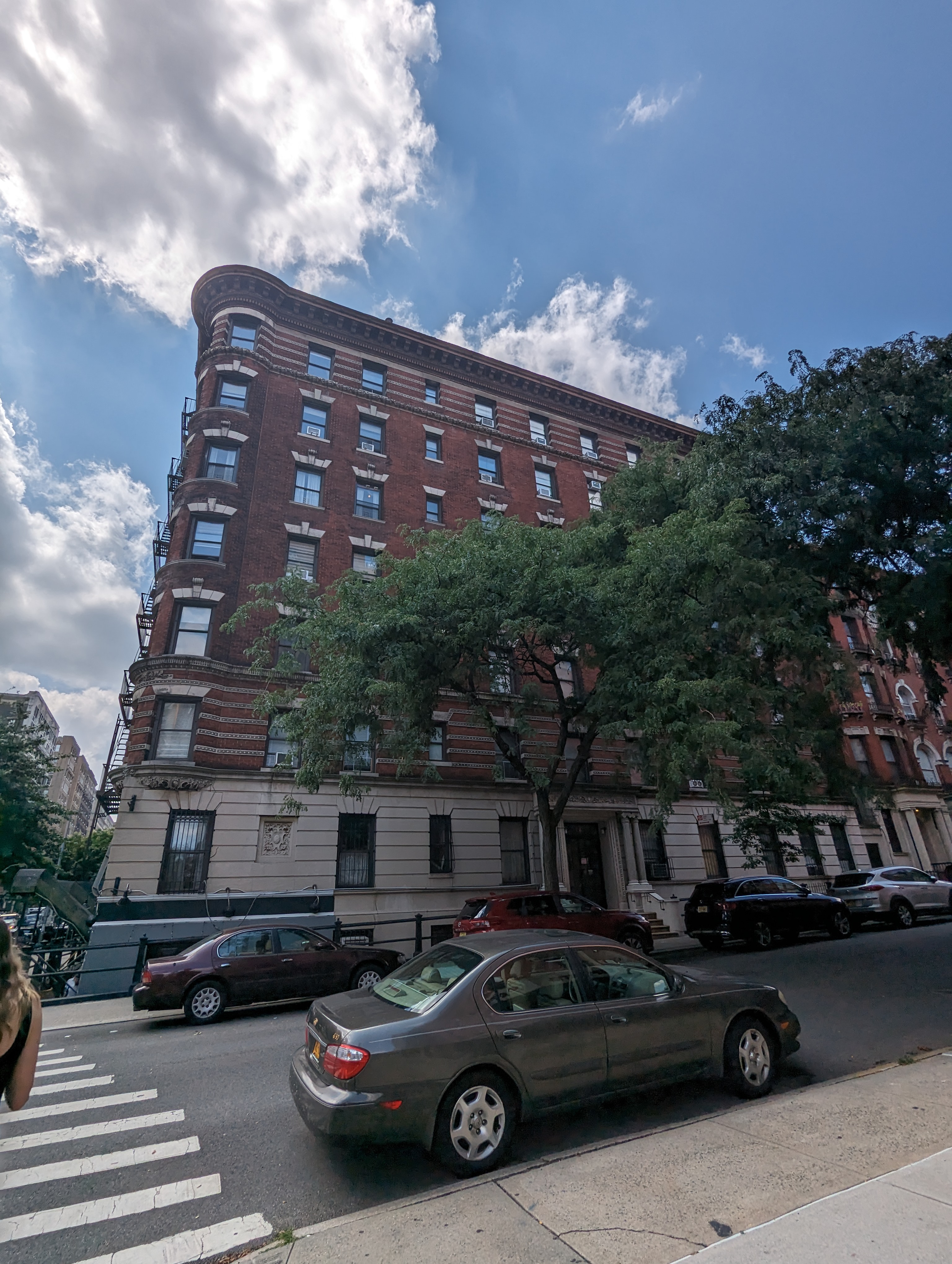 300 West 107th Street (aka 955 West End Avenue)