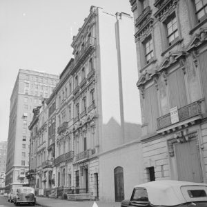 B&W Image of 331-333 Riverside Drive