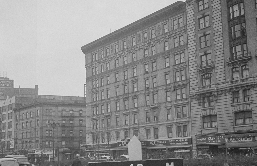 B&W NYC Tax Photo of 1961-1969 Broadway