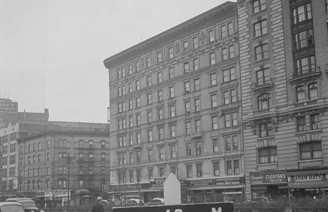 B&W NYC Tax Photo of 1961-1969 Broadway