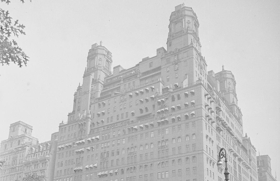 B&W NYC Tax Photo of 211 Central Park West
