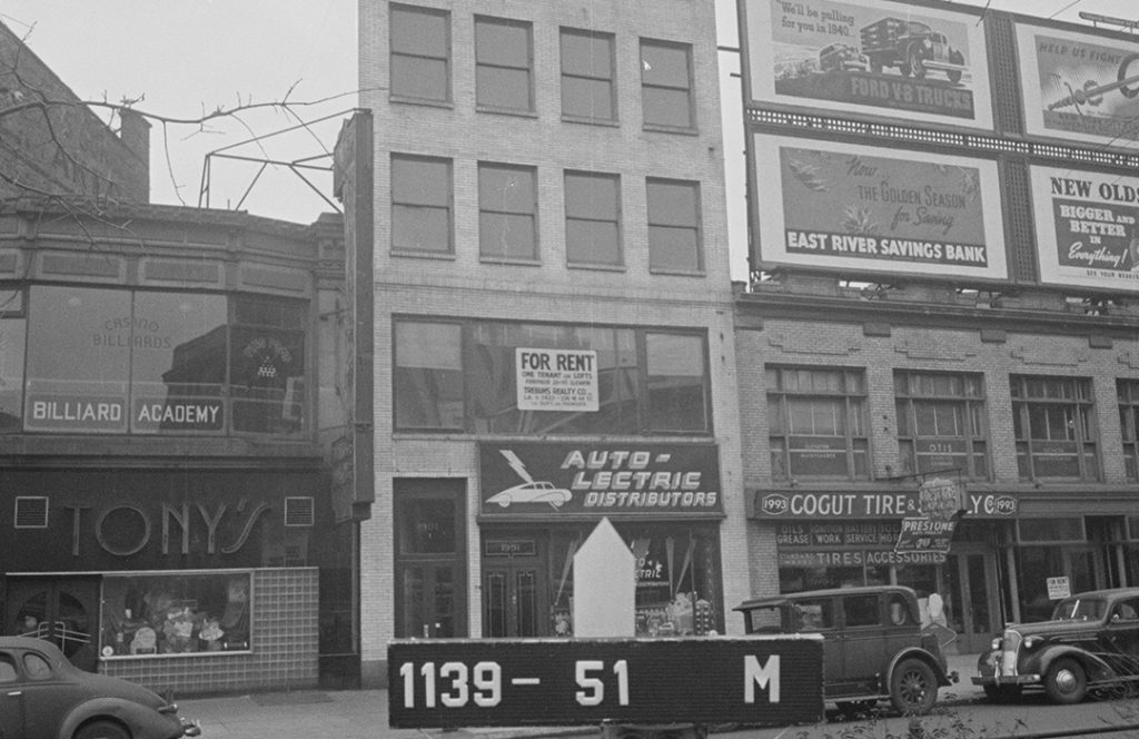 B&W NYC Tax Photo of 1991 Broadway