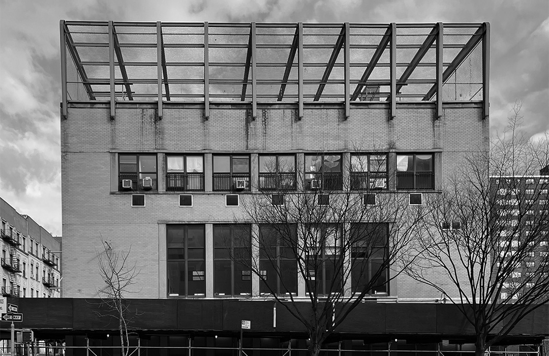 B&W Photo of 909 Amsterdam Avenue