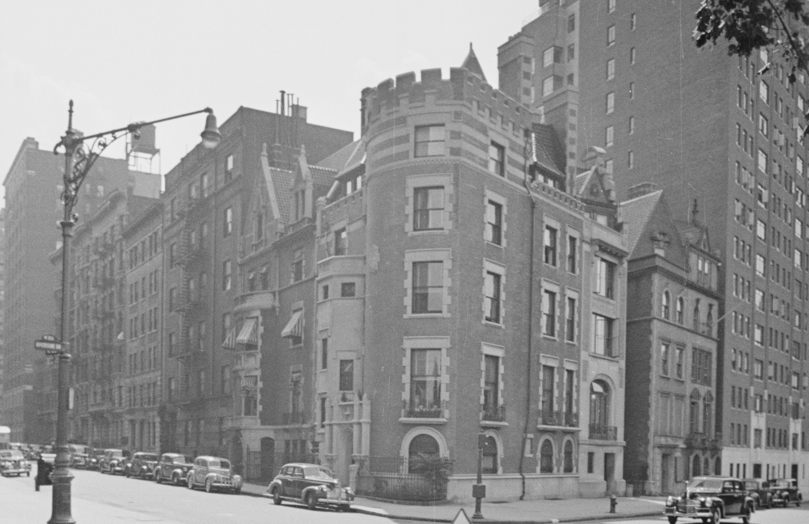 B&W Tax photo of 107-109 Riverside Drive. Courtesy of NYC Municipal Archives.