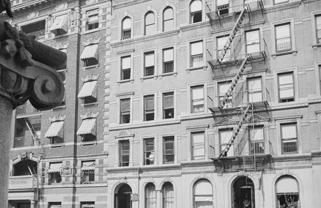B&W NYC Tax Photo of 11 Manhattan Avenue