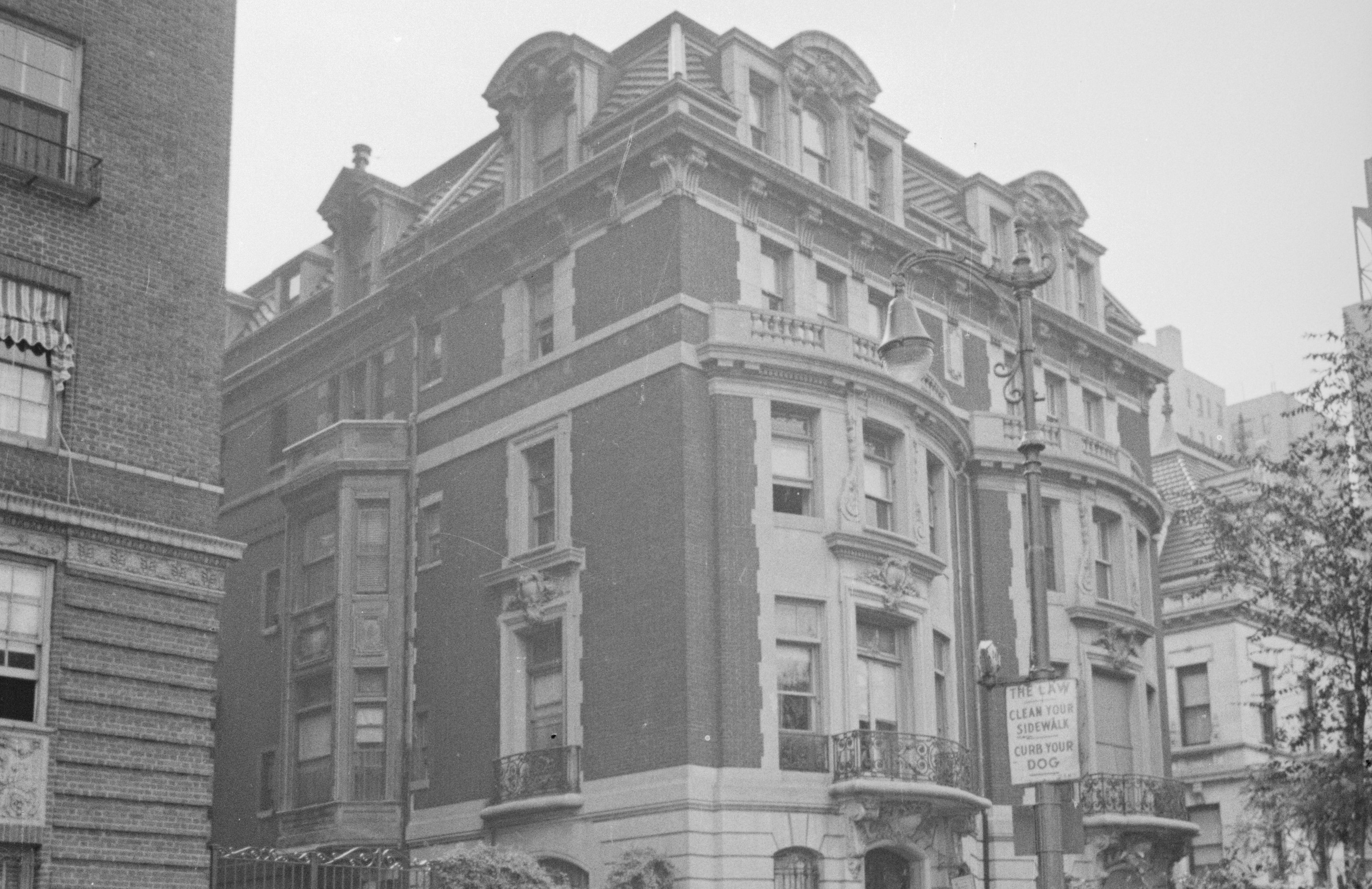 B&W TAX PHOTO OF 353 RIVERSIDE DRIVE. COURTESY OF NYC MUNICIPAL ARCHIVES.