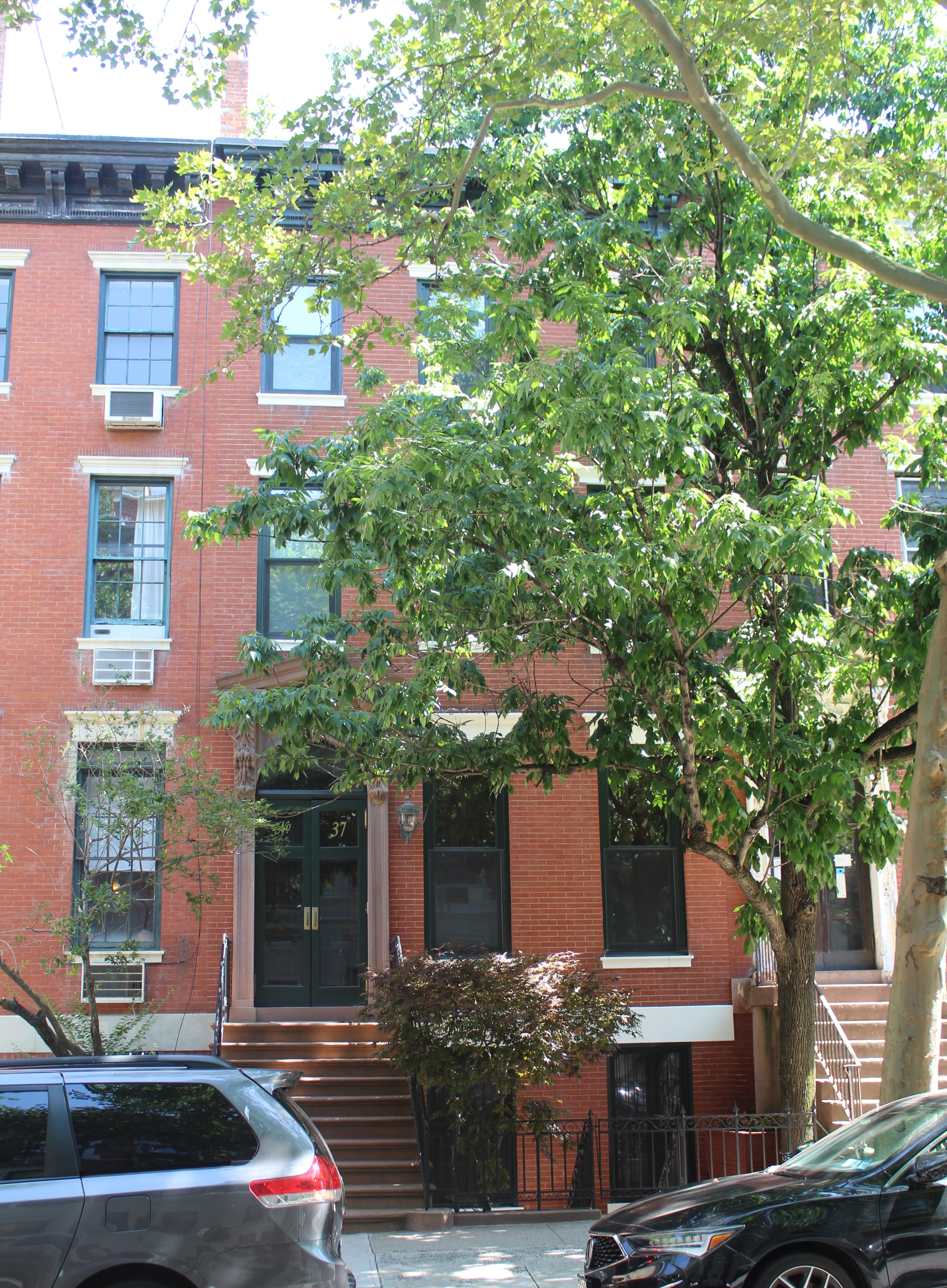 37 West 83rd Street